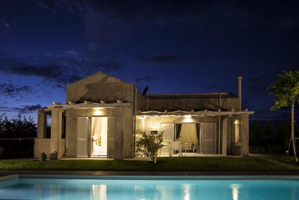 Villa Lefteris Свороната Екстер'єр фото