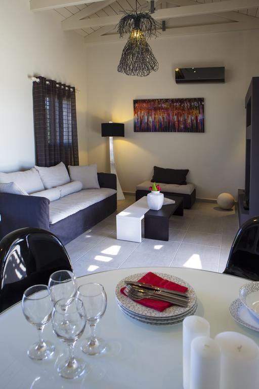 Villa Lefteris Свороната Екстер'єр фото